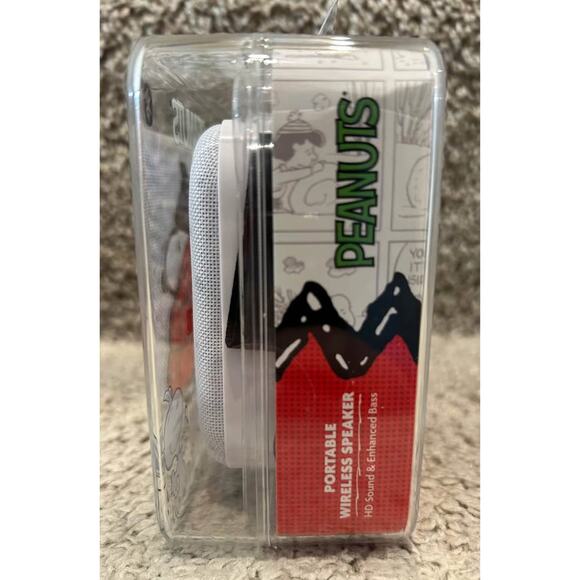 Peanuts Snoopy Puffer Portable Wireless Speaker - BRAND NEW - Picture 2 of 6